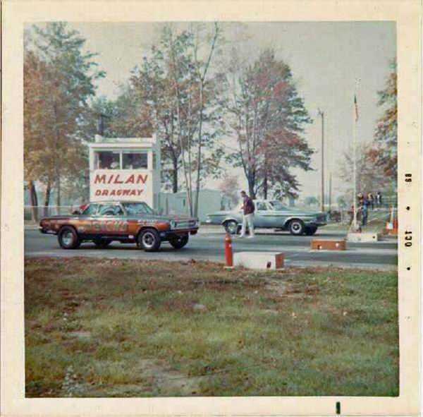 Milan Dragway - Chevelle Psycho Vs Dodge From Fred Dennett 